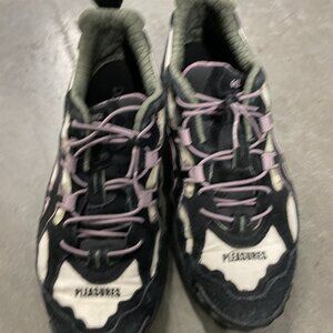 Asics x Pleasures Gel Nandi Cream Graphite Grey Men's Size 10 Rare 1201A125-100